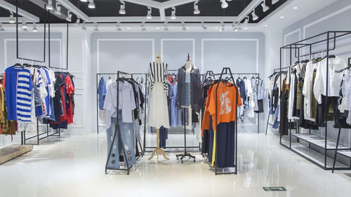 服裝店新手進(jìn)貨渠道與服裝批發(fā)注意事項(xiàng)